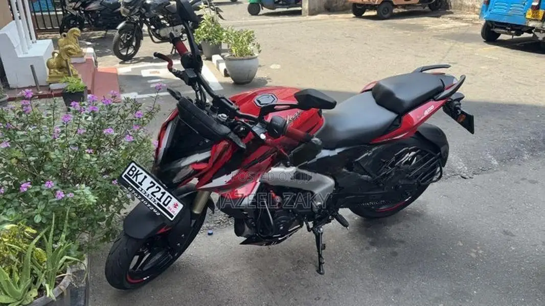 Bajaj NS 400Z 2025