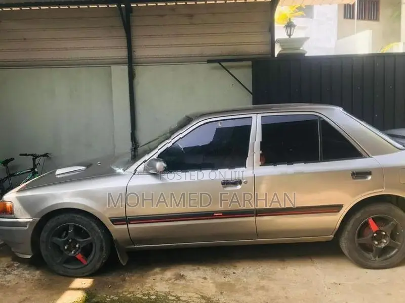 Mazda Familia 1989