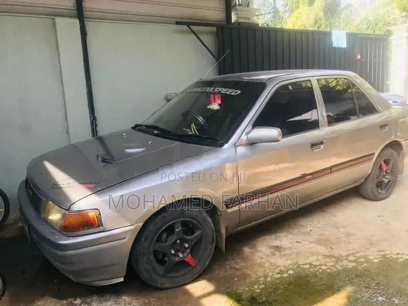 Mazda Familia 1989