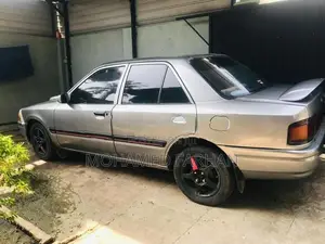 Mazda Familia 1989