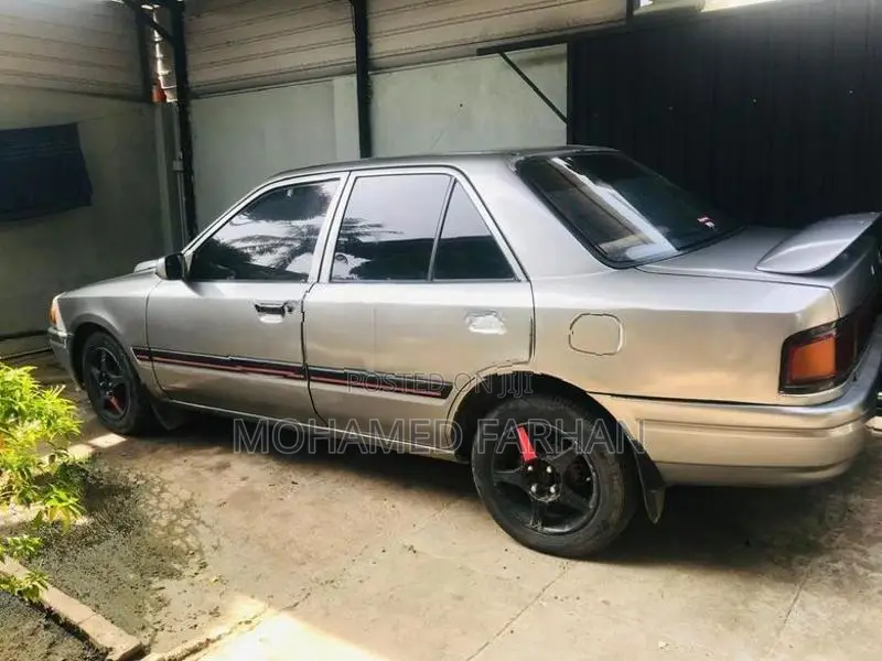 Mazda Familia 1989