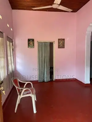 Land for sale in Moratuwa with livable House