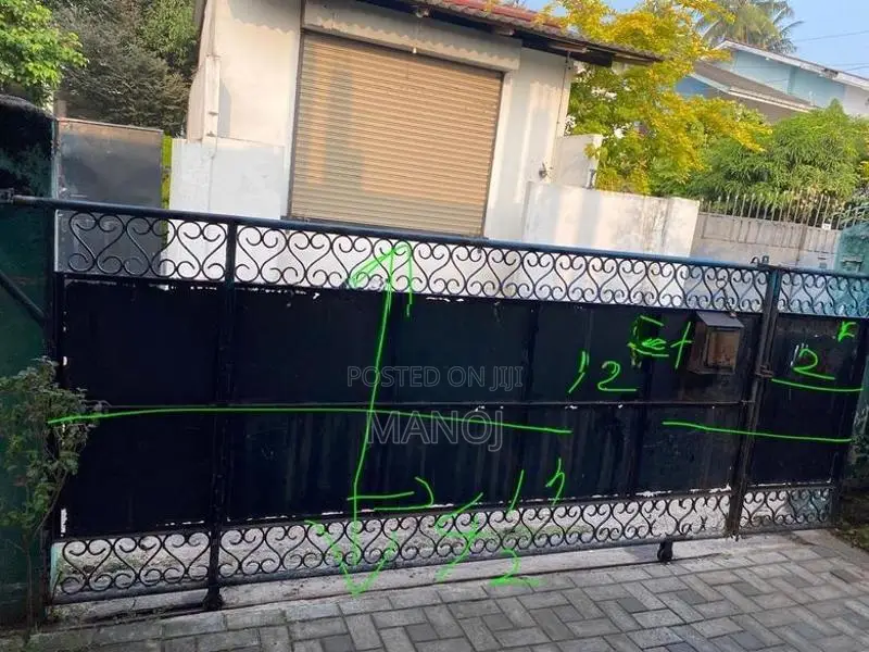 Gate