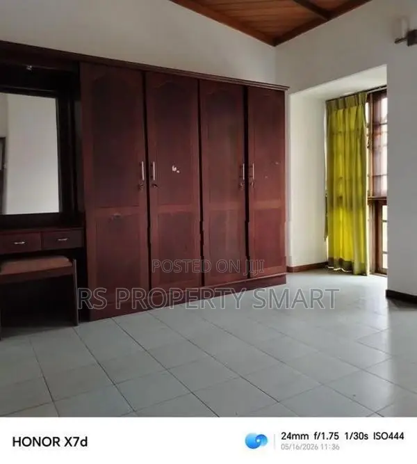 2 Story House For Sale - Colombo 5