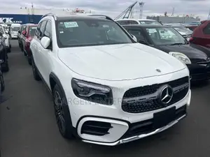 Mercedes Benz GLB 180 PREIUM PLUS AMG 2025