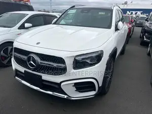 Mercedes Benz GLB 180 PREIUM PLUS AMG 2025