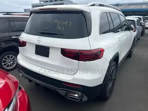 Mercedes Benz GLB 180 PREIUM PLUS AMG 2025