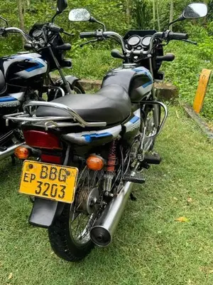 Bajaj CT100 2014