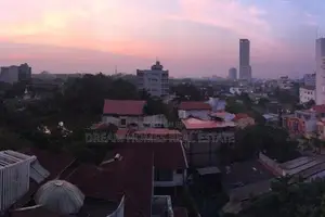 Fully Furnished 2 Bed Apartment with Pool and Gym – Nawala