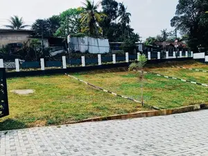 තලවතුගොඩ හෝකන්දරින් සුපිරි නේවාසික බිම් කොටස්