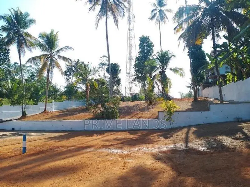 මීපාවලින් බිම් කොටස්