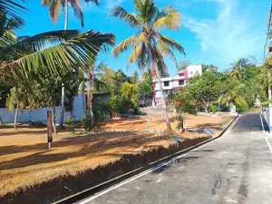මීපාවලින් බිම් කොටස්