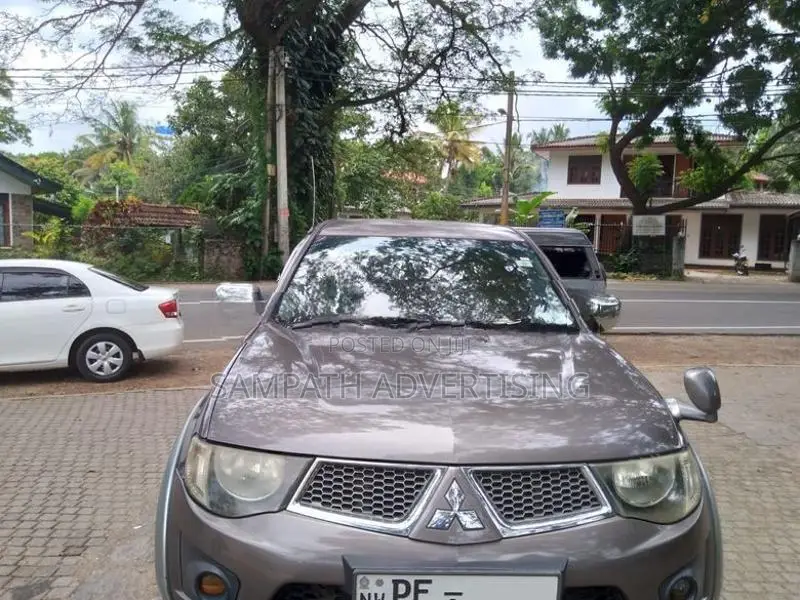 Mitsubishi Sportero 2010