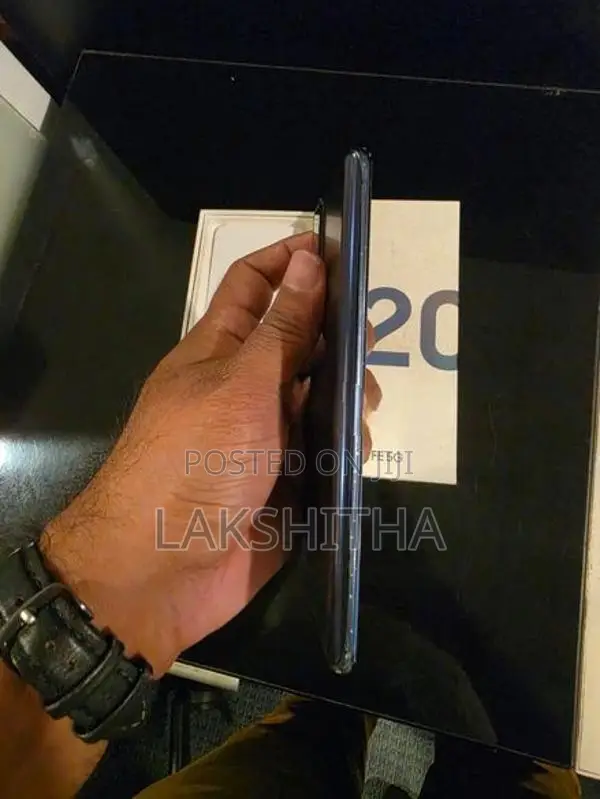 Samsung Galaxy S20FE (Used)
