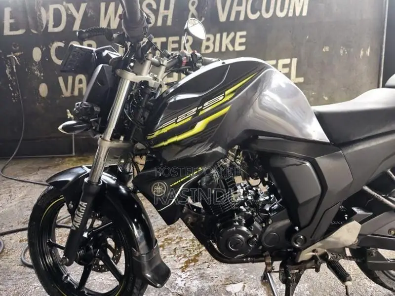 Yamaha FZ S 2016