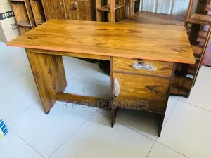 New 4*2 Ft Melamine Office Table