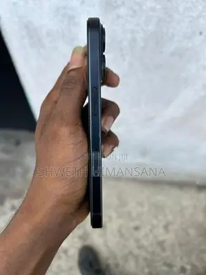 Apple iPhone 16 128GB (Used)