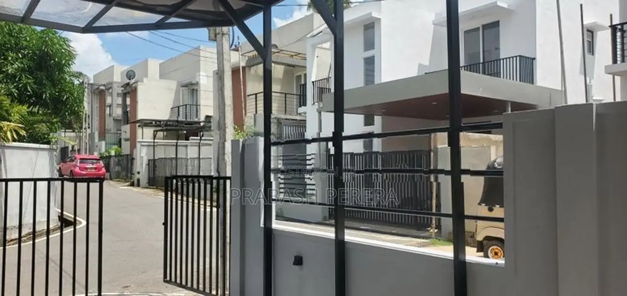 4 Bed Unfurnished 2 Storeyed House for Rent in Kahathuduwa