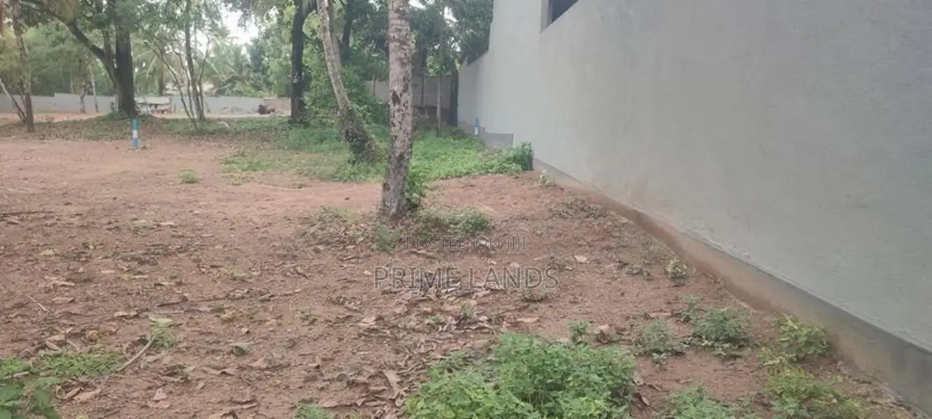 Land for Sale in Thalahena , Close to 177 Bus Road