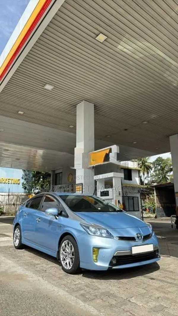 Toyota Prius PHV 2012