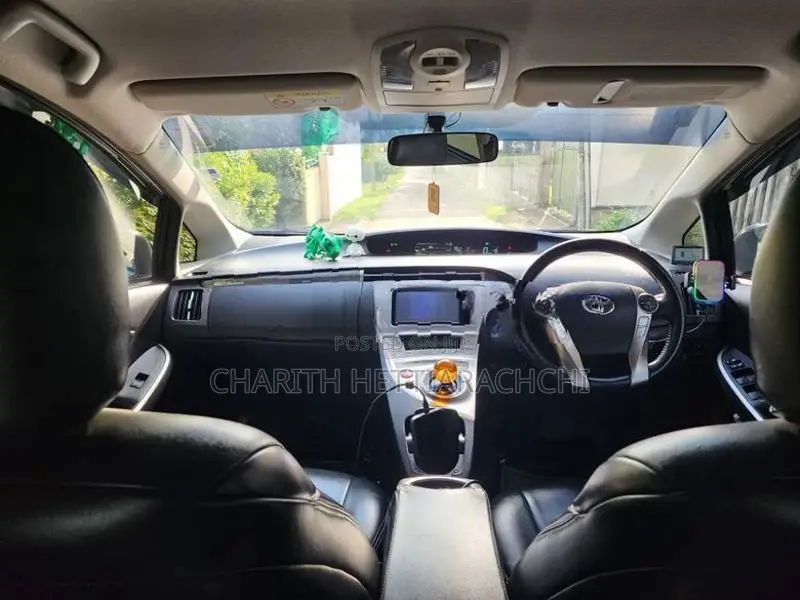 Toyota Prius PHV 2012