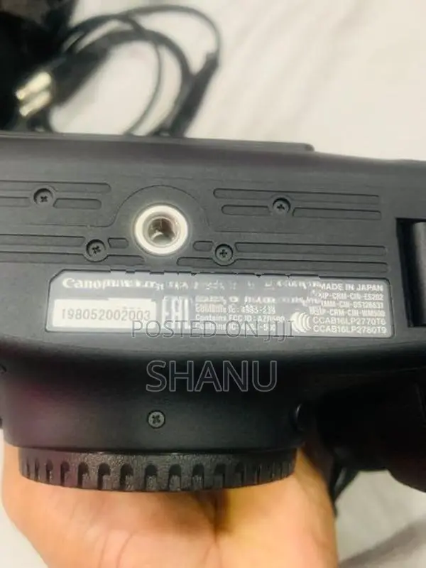 Canon EOS 6D Mark II Body Camera