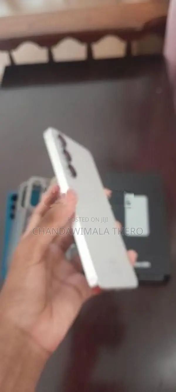 Samsung Galaxy S24 FE (Used)