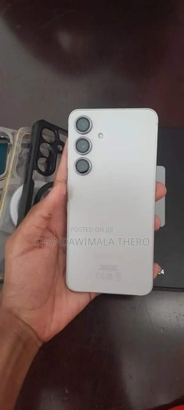 Samsung Galaxy S24 FE (Used)