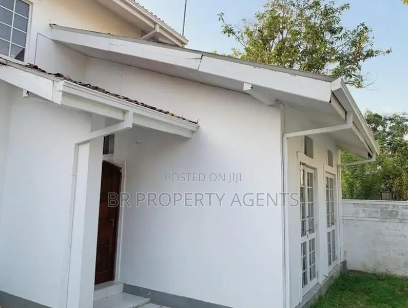 Two Storey House for Rent in Thalawathugoda