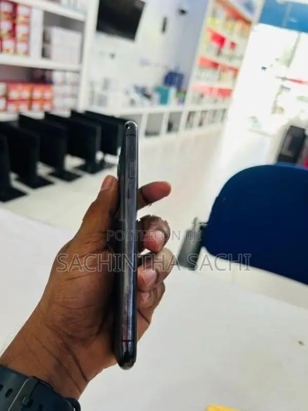 Apple iPhone 11 Pro (Used)