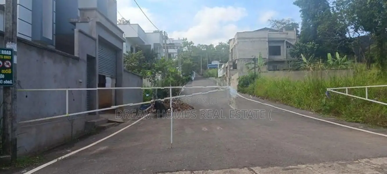 Valuable Land in Highly Residential Area – Athurugiriya