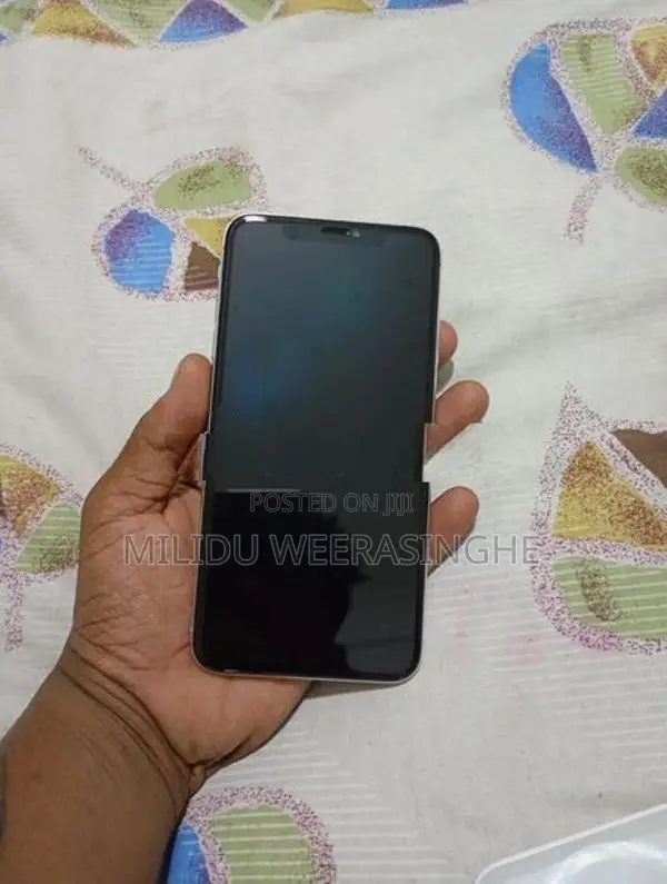 Apple iPhone XS Max (Used)
