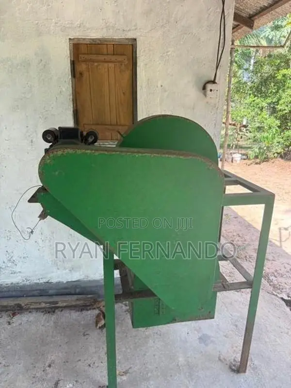 පොල්ලෙලි කපන මැශිම