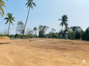 කැකනදුර සුන්දර පරිසරයකින් ඉඩමක්