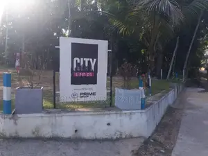 කඩවත ඉඩමක් විකිණීමට