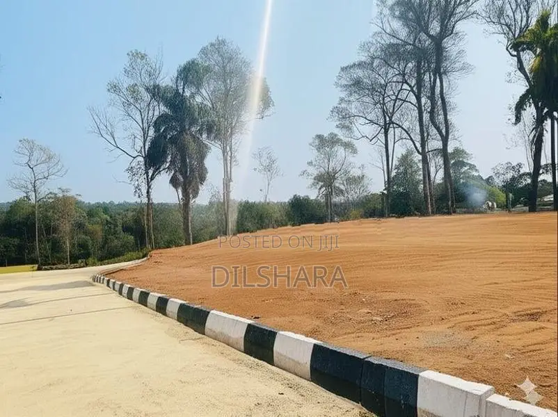 කැකනදුර සුන්දර පරිසරයකින් ඉඩමක්
