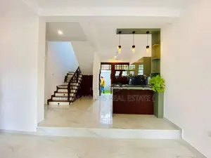 Athurugiriya Ultra-Luxury 4-Bedroom Modern Home with Rooftop Garden