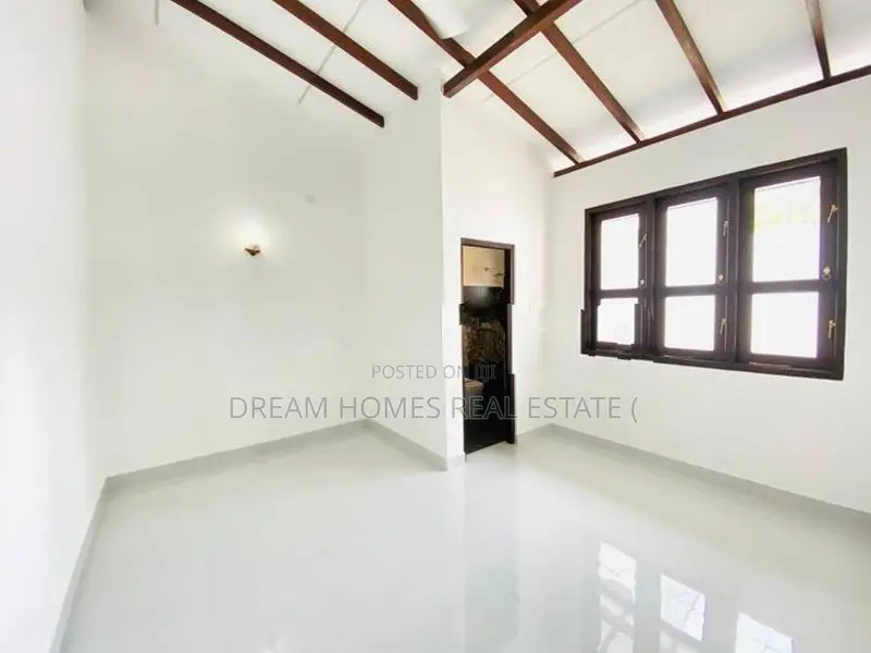Newly Built 3 Bedroom House for Sale in Athurugiriya
