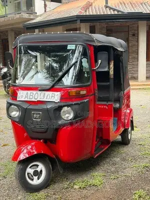 Bajaj RE 2016