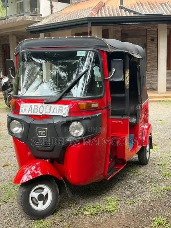 Bajaj RE 2016