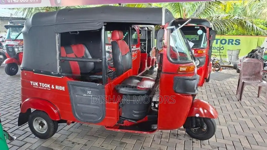Bajaj RE 4 Stroke 2019