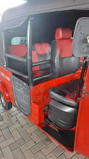 Bajaj RE 4 Stroke 2019