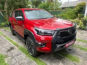 Toyota Hilux Rocco 2025
