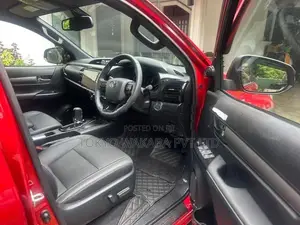Toyota Hilux Rocco 2025