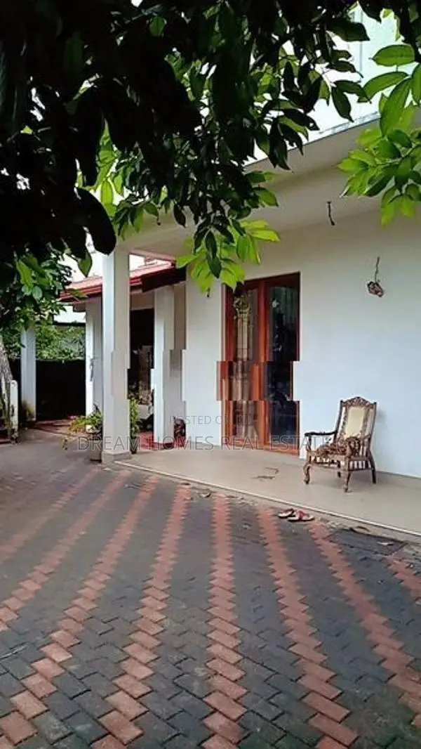 Beautiful 2-Story Modern Home for Sale – Kaduwela