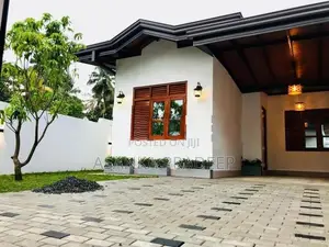 අලුතින්ම ඉදිකරන ලද වටිනා තනිමහල් නිවස ගොඩගම නගරයෙන් විකිනීමට