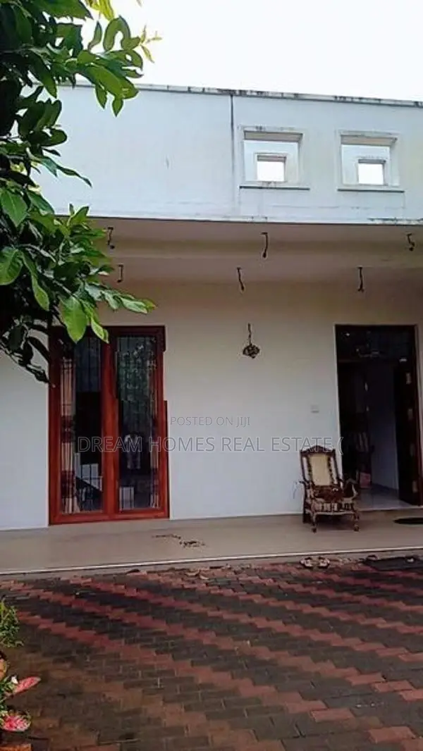 Beautiful 2-Story Modern Home for Sale – Kaduwela