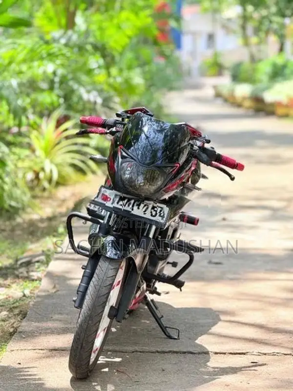 Bajaj Pulsar 180 2018