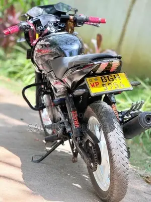 Bajaj Pulsar 180 2018