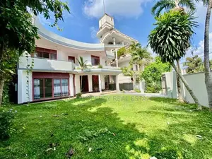 Luxurious 2 Storey House for Rent in Baththaramulla